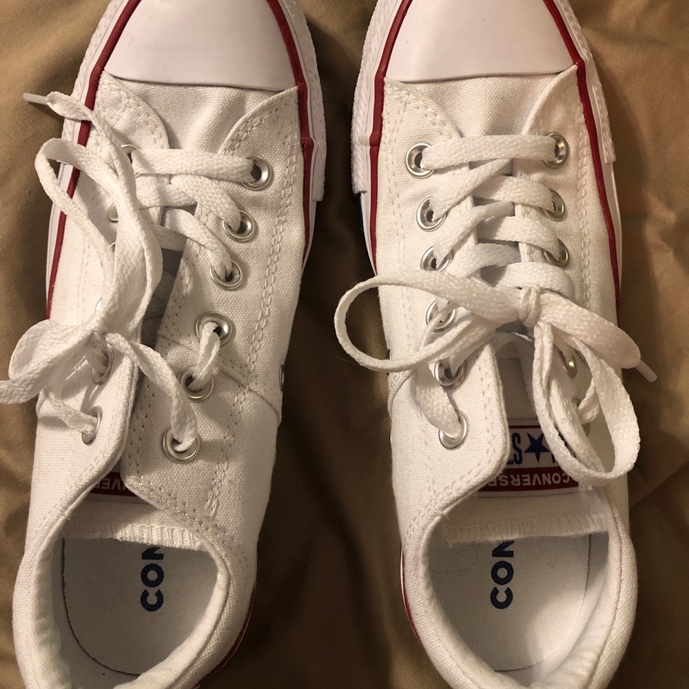 Size 7 women chuck Taylor all star converse white